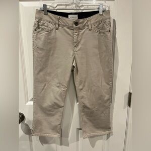 Liz Claiborne Tan Jean Capri Size 8